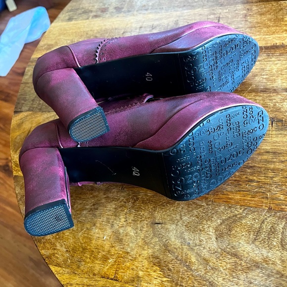 Adorable heels for a night out! These go well with ANYTHING, especially jeans. - Picture 5 of 5